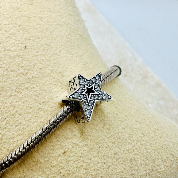 EUC Pandora 790016C01 Sterling Silver Asymmetric Star Charm w/ Clear CZ’s - Picture 5 of 17